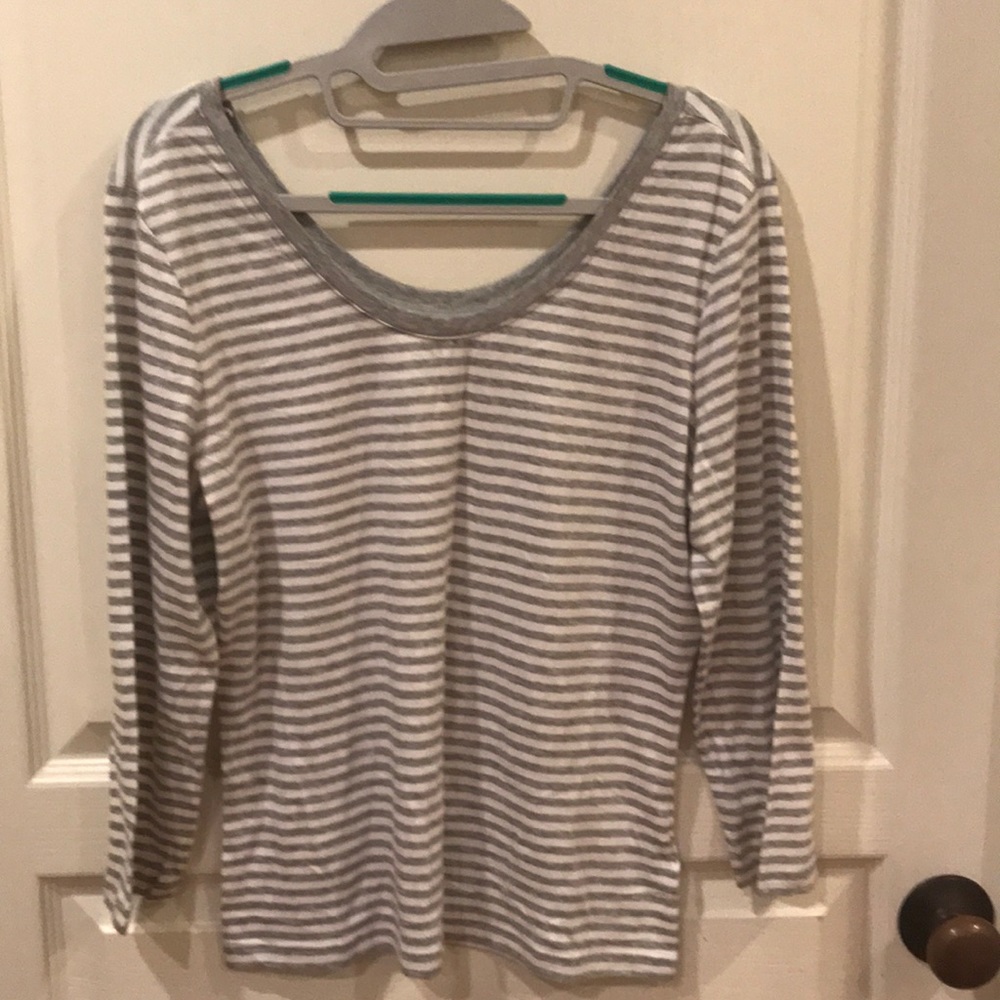 NEW WITH TAGS GAP LONG SLEEVE TEE